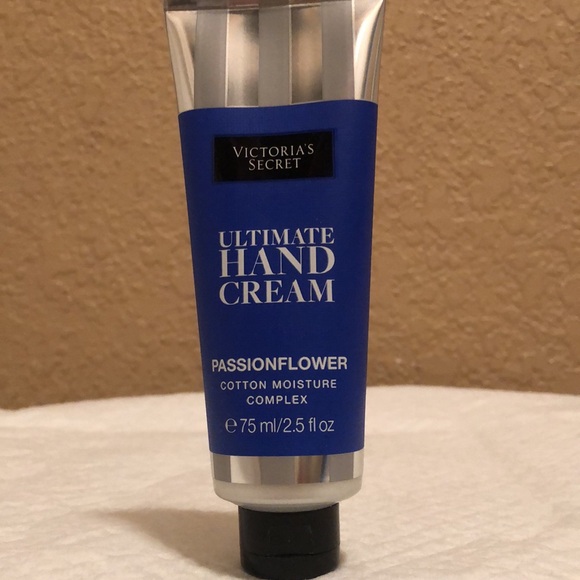 NWT Victoria’s Secret Ultimate Hand Cream. Passionflower Cotton Moisture Complex - Picture 7 of 7
